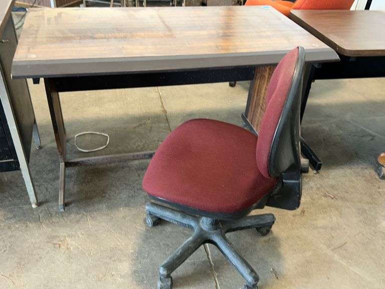 OFFICE DESK AND CHAIR McLaughlin Auctioneers, LLC