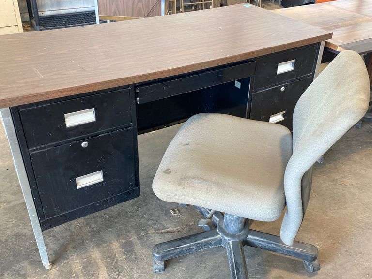OFFICE DESK AND CHAIR McLaughlin Auctioneers, LLC