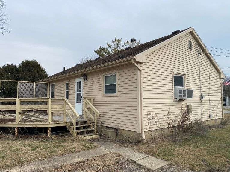 PUBLIC AUCTION OF REAL ESTATE Mumma Realty & Auctioneers