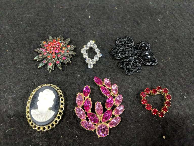 6 Vintage Costume Jewelry Brooches Mariner Auctions