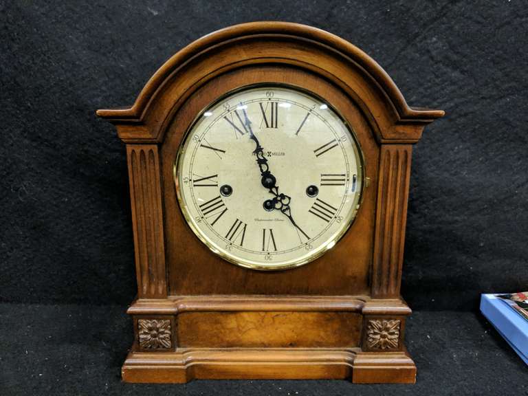 Howard Miller Key Wind Mantle Clock With Westminster Chimes ( 11.5