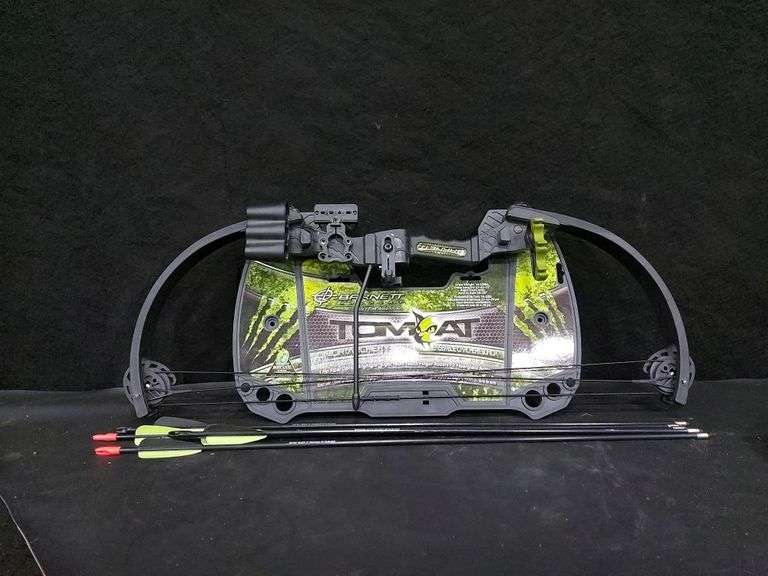 New Tom Cat Junior Archery Set With 5 Arrows ( 28" Length