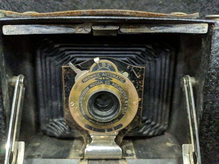 Antique Kodak Brownie Automatic Bellows Folding Camera Mariner