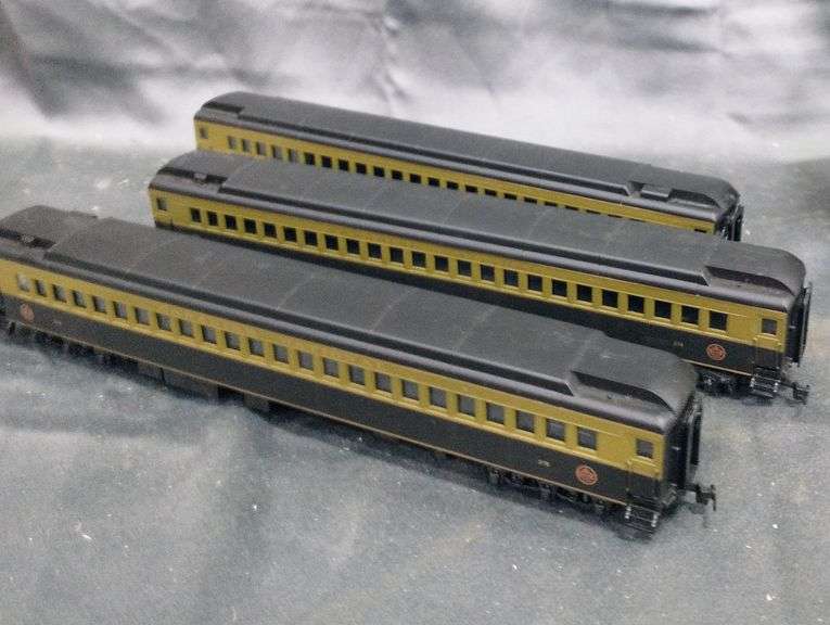 Set of 3 IHC Canadian National HO Scale Heavyweight Coach Passenger