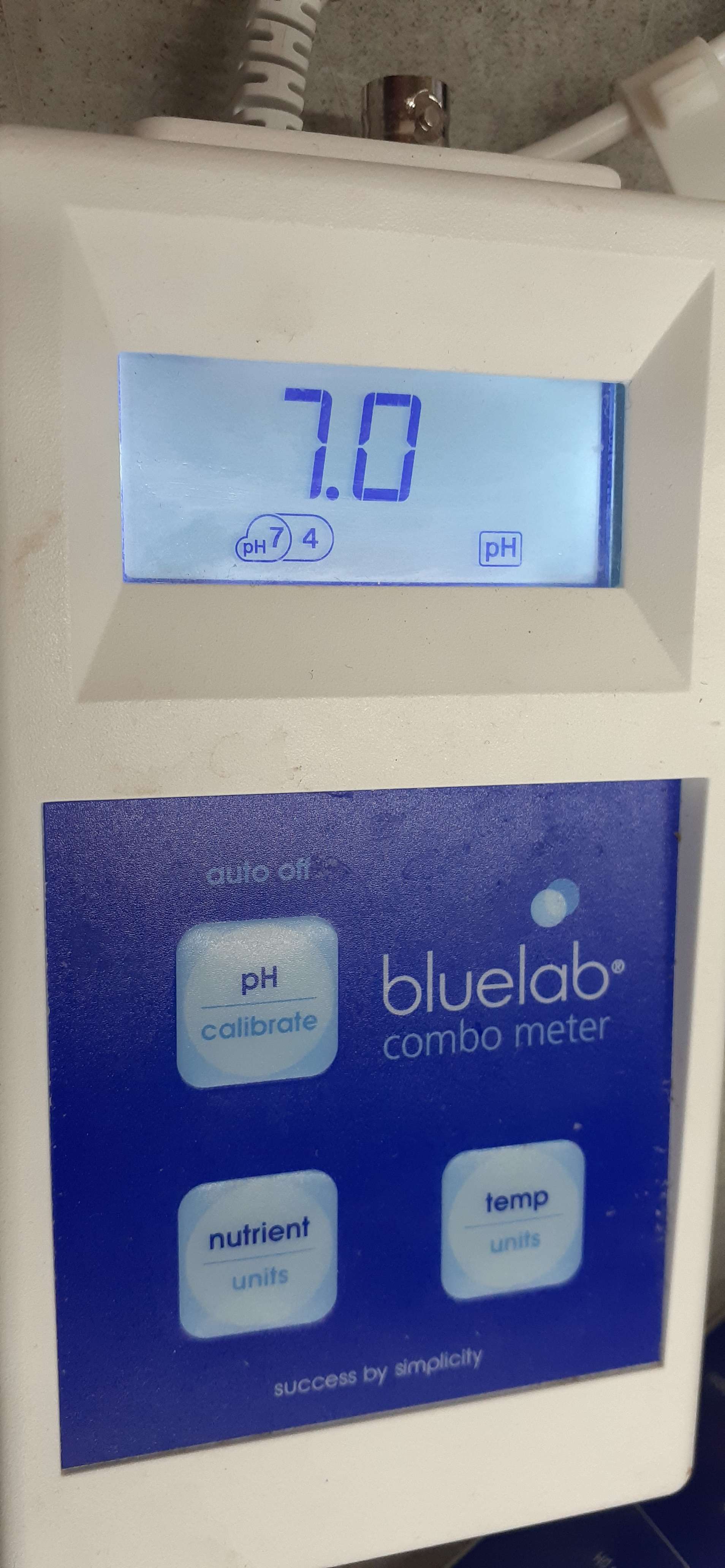 **SEE NOTE Bluelab Combo Meter for pH, Temperature, Conductivity