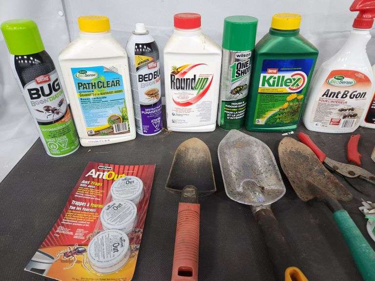 Box Of Assorted Lawn And Garden Care Mariner Auctions & Liquidations Ltd.