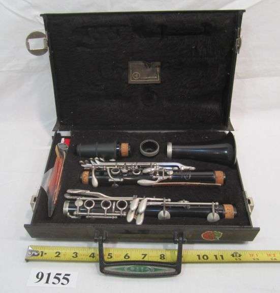 Vito Resotone in case Mark Van Hook, Auctioneer