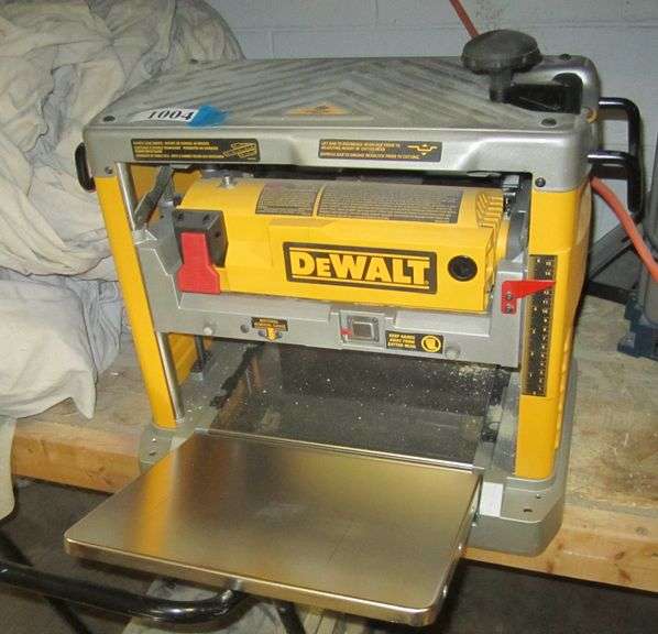 DeWalt DW734 12 1/2" thickness planer Mark Van Hook, Auctioneer