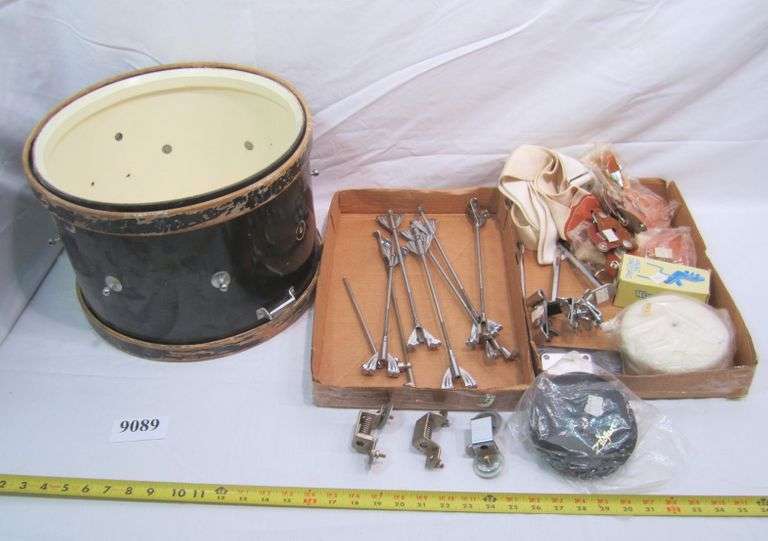 Vintage Ludwig drum with hardware Mark Van Hook, Auctioneer