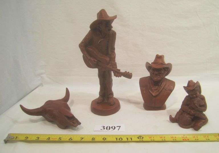 4 Red Mill Mfg. pecan shell resin figurines Mark Van Hook, Auctioneer