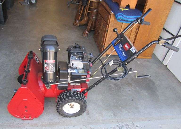 Toro 522 snow blower w/ electric start Mark Van Hook, Auctioneer