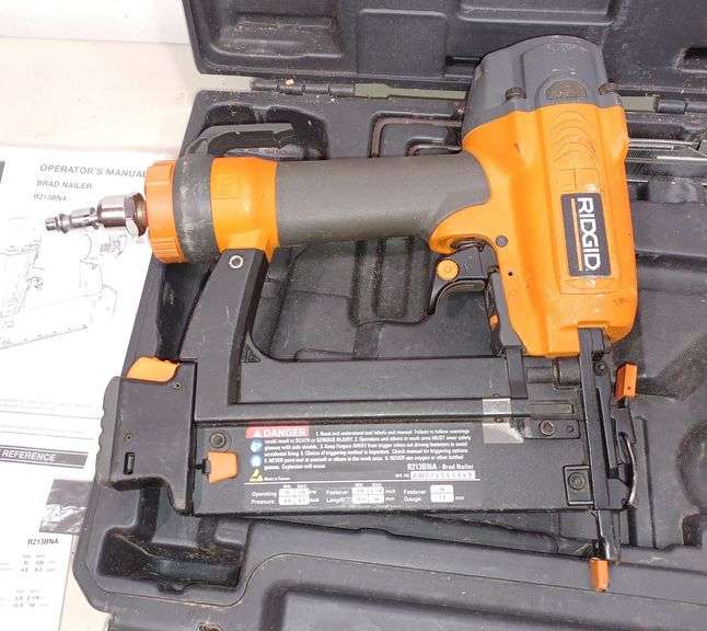 Ridgid R213BNA air brad nailer in case with manual and nails Mark Van