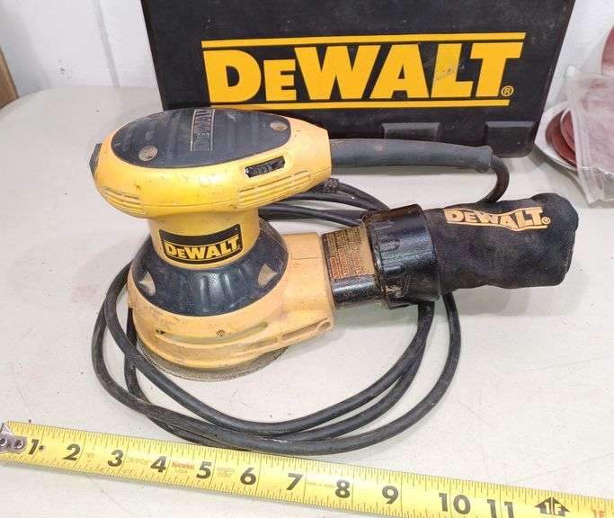DeWalt D26453 variable speed random orbit sander with case and many discs Mark Van Hook