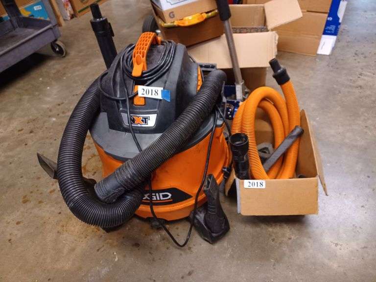 Rigid ShopVac and attachments Mark Van Hook, Auctioneer
