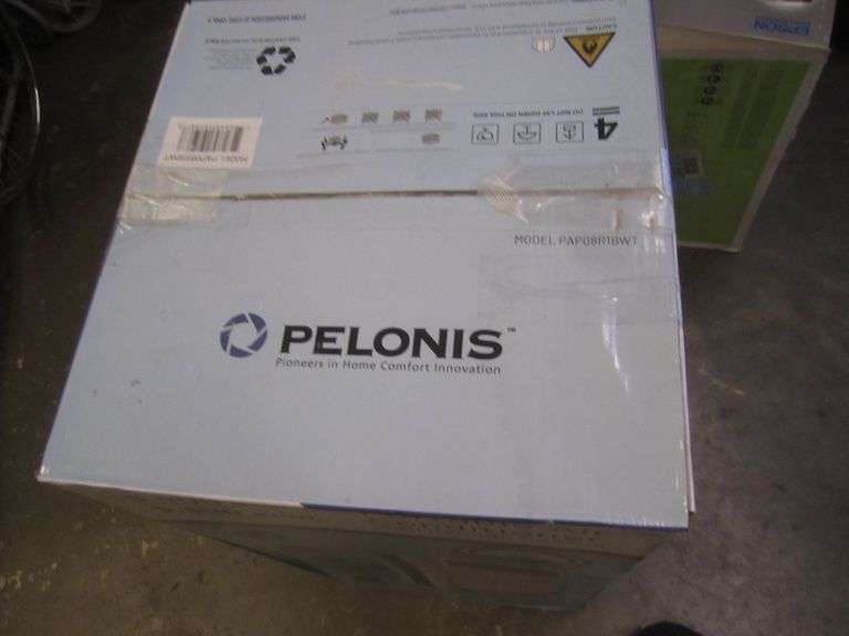 Pelonis 8000 BTU portable air conditioner with remote sealed in box