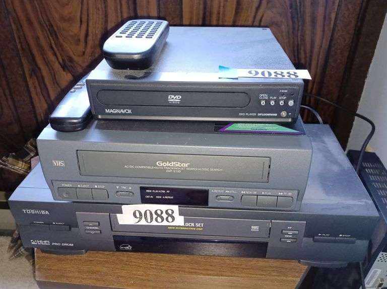 Toshiba VCR and DVD player, gold star VCR Mark Van Hook, Auctioneer