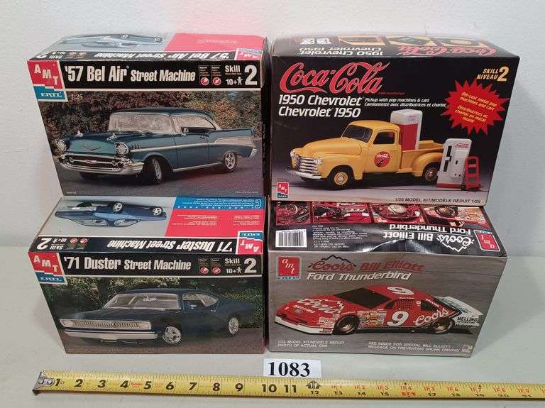 (4) plastic model kits in boxes Mark Van Hook, Auctioneer