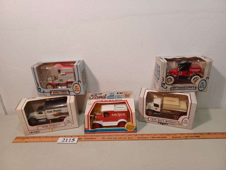(5) ERTL diecast truck banks in boxes Mark Van Hook, Auctioneer
