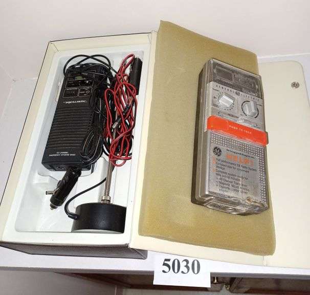 Realistic handheld emergency CB radio, older hand held CB radio. Mark