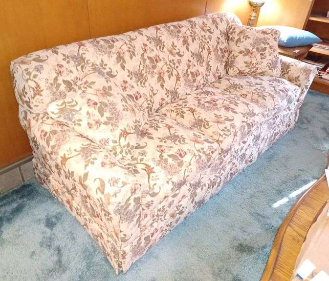 Lazy Boy floral sofa with throw pillows, very clean Mark Van Hook