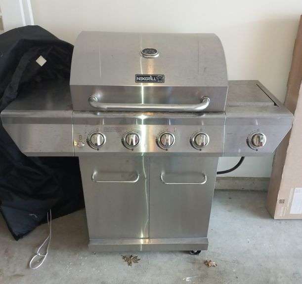 Nexgrill 4 burner stainless steel propane grill with side burner and