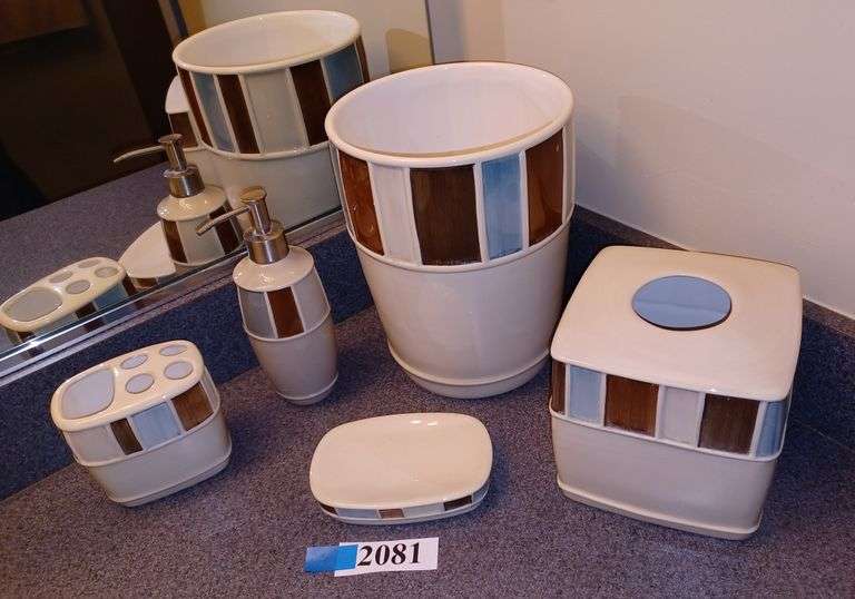 Bath set including Shower curtain, rugs, towels, toothbrush holder