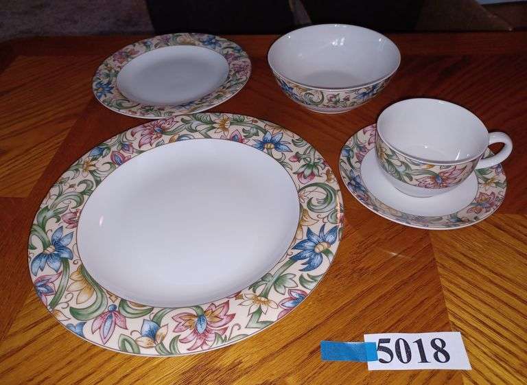 4 place settings Royal Doulton Doulton Everyday "Jacobean" pattern