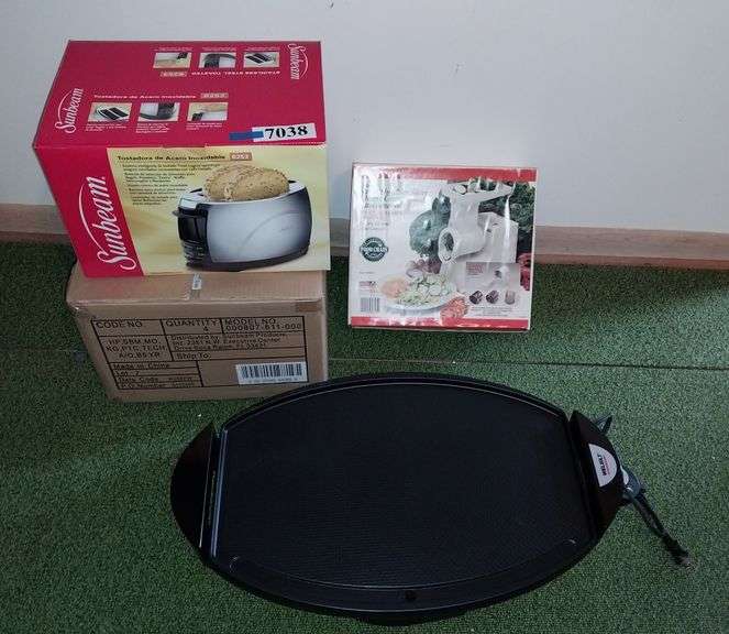 NIB Sunbeam stainless steel toaster and Deluxe salad Shredder slicer