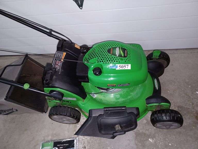 Lawnboy rear bag lawn mower with bag, with manual. Working well