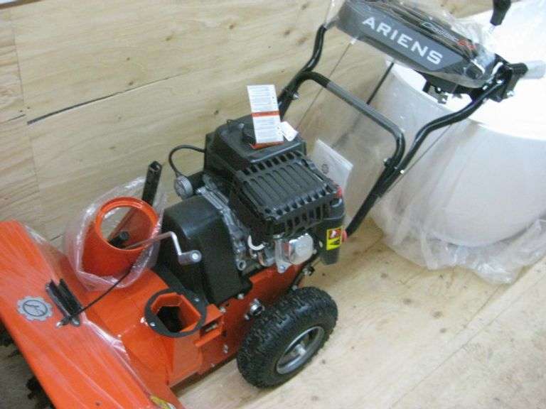NEW SNOW BLOWER AUCTION LOTS TO CHOOSE FROM