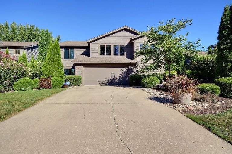 6716 W Canal Pointe Ln. Ness Bros Realtors & Auctioneers