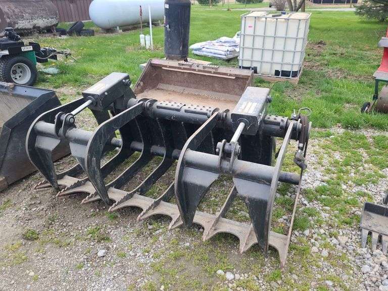 Bobcat Grapple Bucket Ness Bros Realtors & Auctioneers