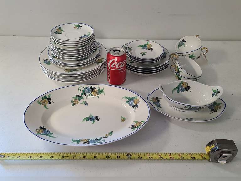Old Abbey Limoges, Made in France 33 piece set see photos for info
