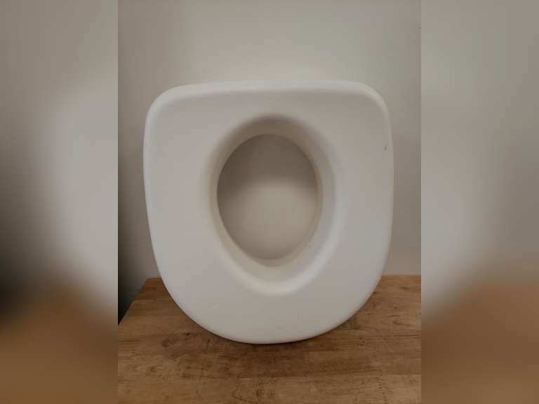 Toilet seat riser Northern Kentucky Auction, LLC
