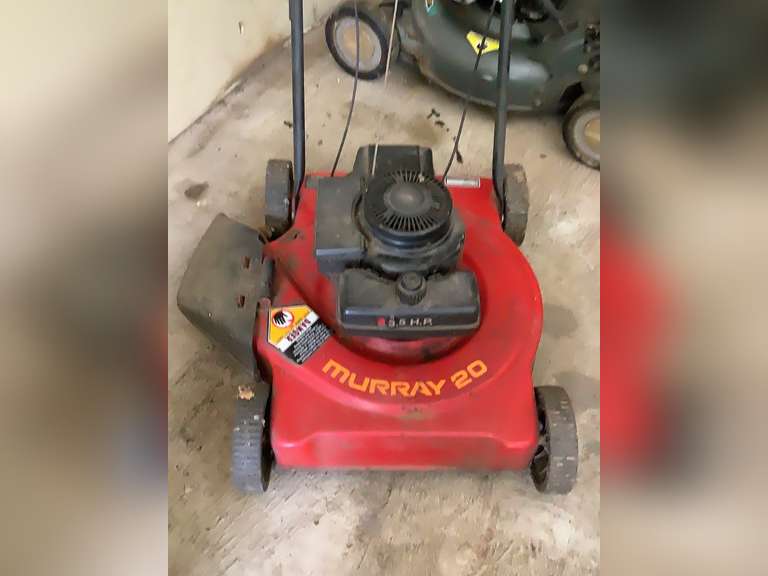 Murray 20” mower. Has compression.