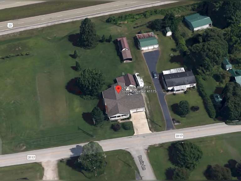 8 Rm, 3 Bdrm, 4 Garages, .56 Acres, South Shore, KY