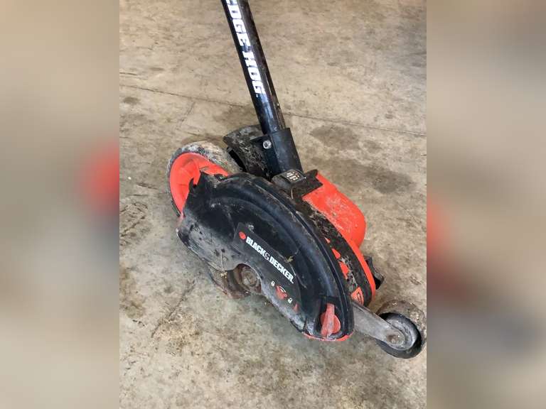 Electric Edge Hog by Black & Decker.