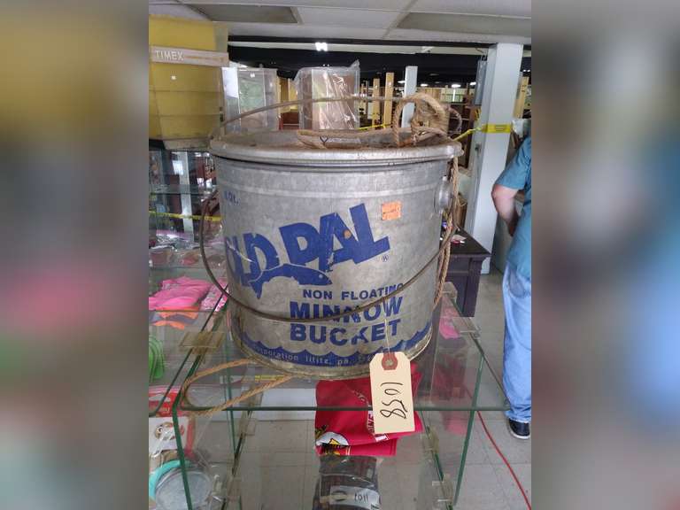 Old Pal minnow bucket Northern Kentucky Auction, LLC