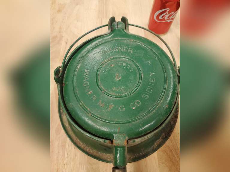 Antique Wagner Cast Iron Waffle Iron Northern Kentucky Auction, LLC