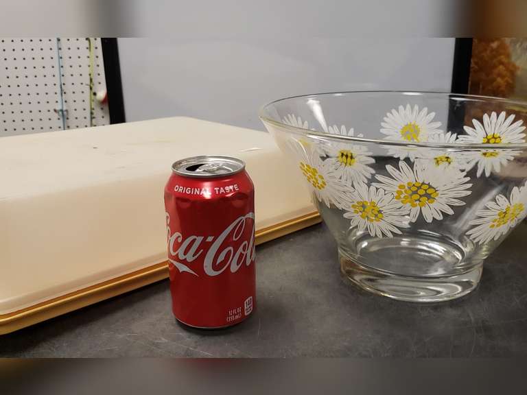 Tupperware cake/cupcake carrier and glass bowl