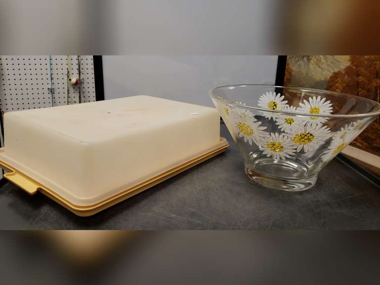 Tupperware cake/cupcake carrier and glass bowl