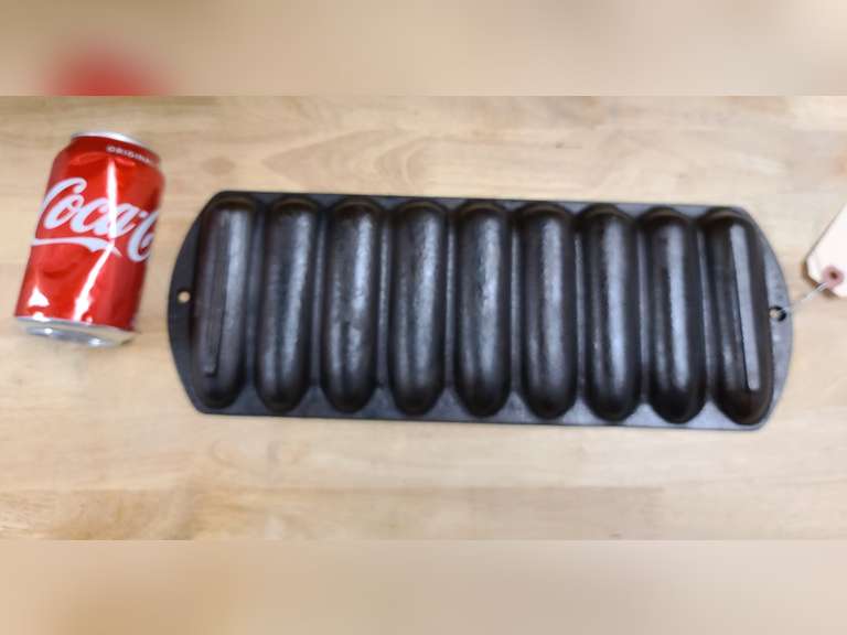 Lodge cast iron cornbread mold Northern Kentucky Auction, LLC