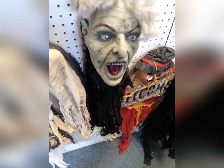 Halloween decoration Northern Kentucky Auction, LLC