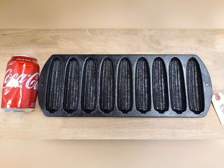 Lodge cast iron cornbread mold Northern Kentucky Auction, LLC