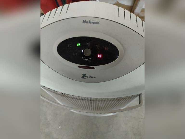 Holmes tower quartz heater. Powered on. - Northern Kentucky Auction, LLC