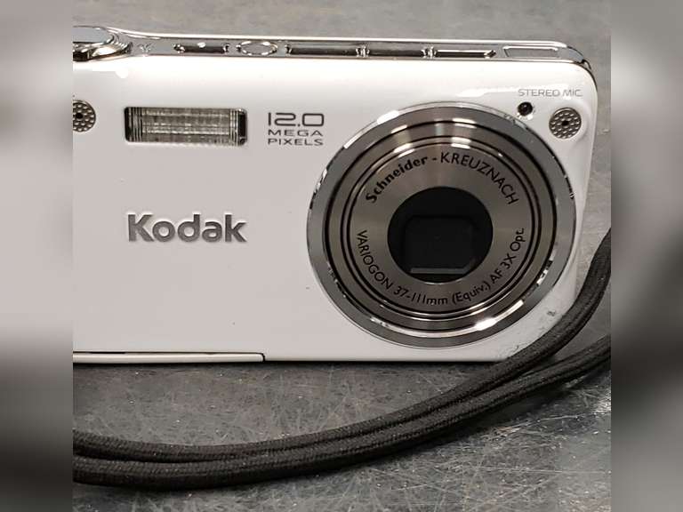 Kodak EasyShare with case Northern Kentucky Auction, LLC