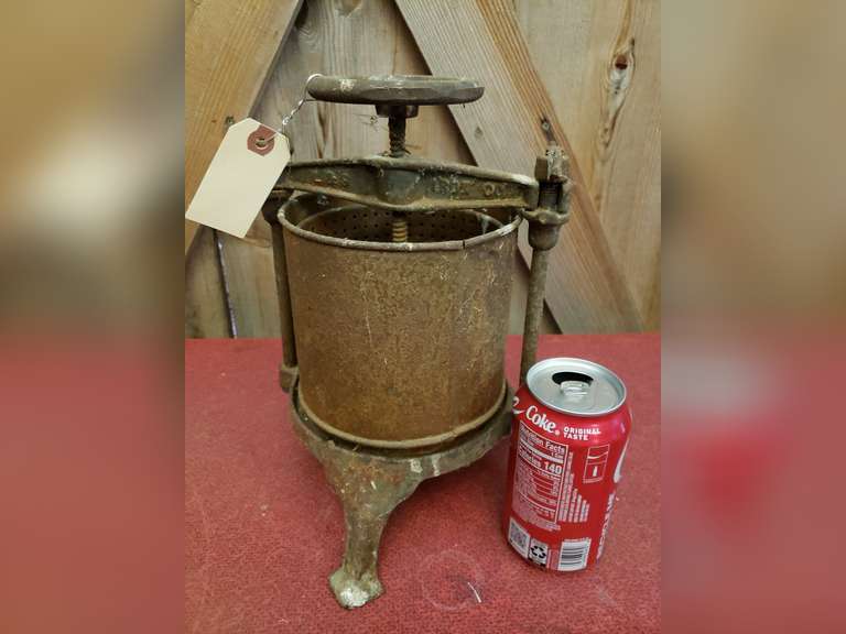 Antique L&S Iron Co. Brighton No.2 Cast Iron 1 Qt Fruit Wine Lard Press