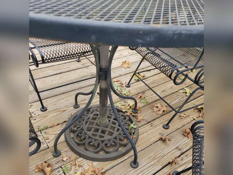 6pc Wrought iron patio set with bouncy chairs, table (42x30in) and