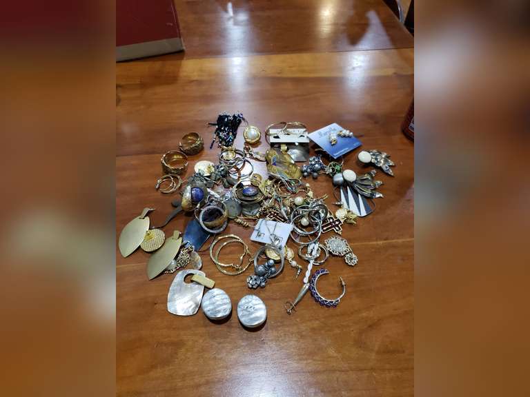 lr costume jewelry