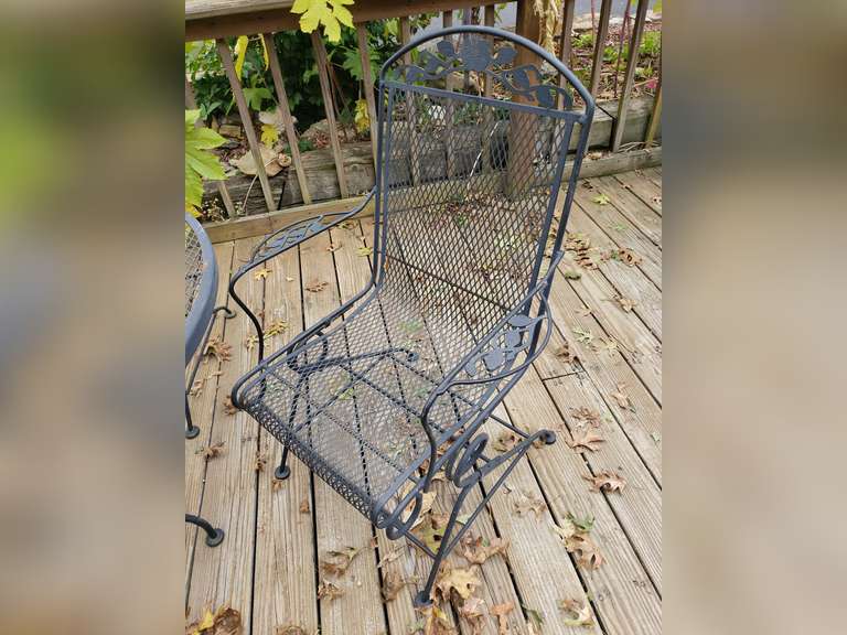 6pc Wrought iron patio set with bouncy chairs, table (42x30in) and